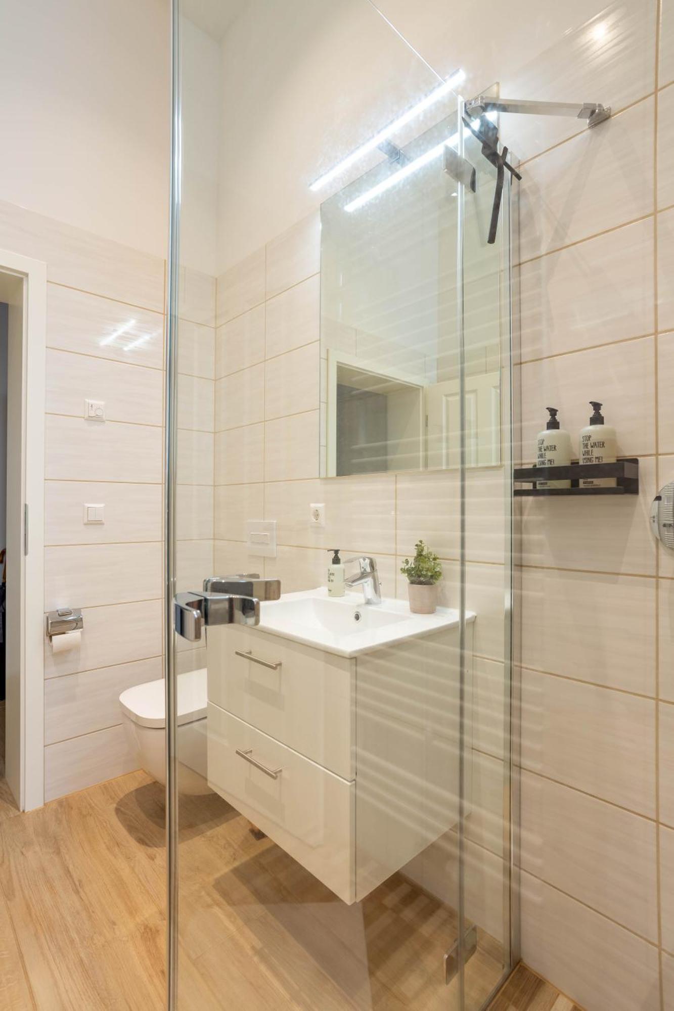 Soulscape Apartments Loft Zwickau Citycenter Mit Tg-Stellplatz, Magenta-Tv Und Klima Bagian luar foto